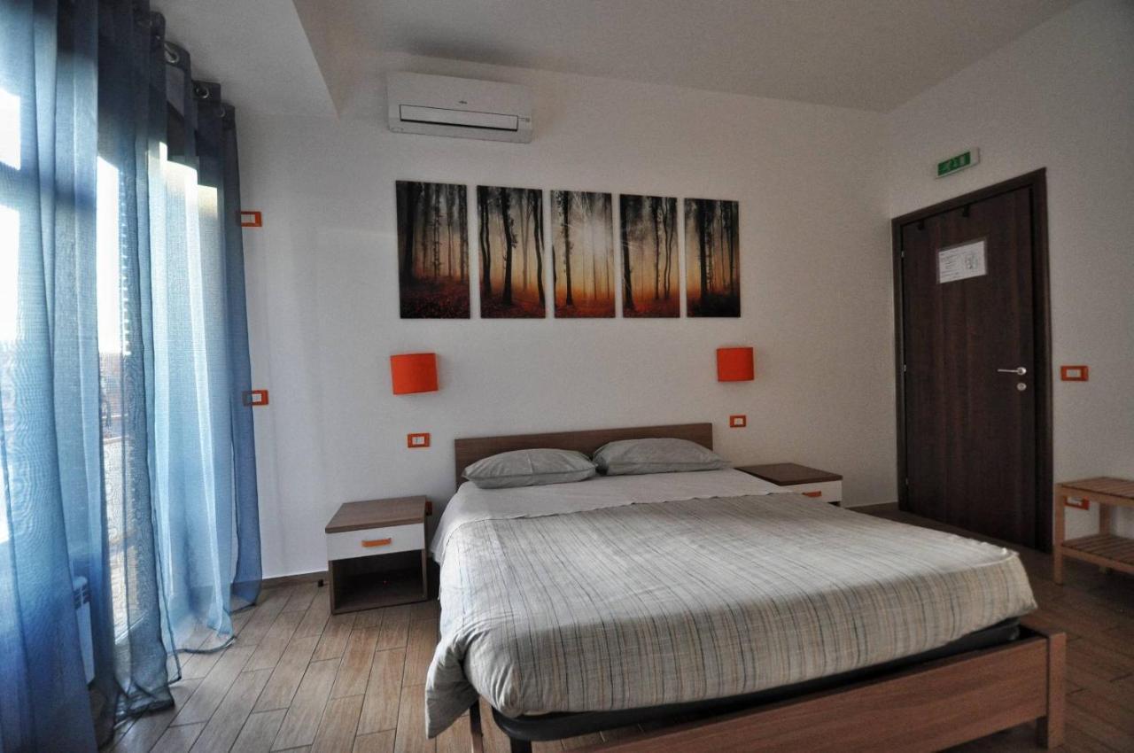 Acomodação com café da manhã  Eurooms B&B