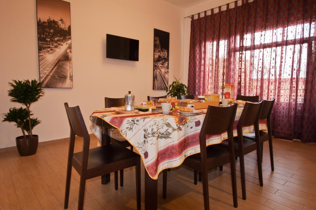 Acomodação com café da manhã  Eurooms B&B *
